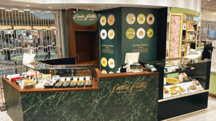 ナーディル・ギュル 羽田空港店 ディスプレイ